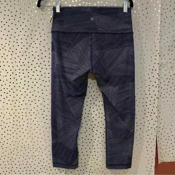 Lululemon Wunder Under High Rise Crop - Picture 6 of 8